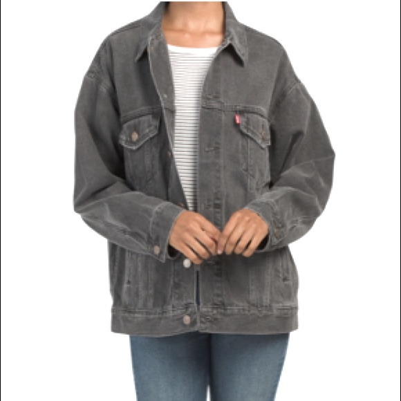 NEW // Levi’s black denim jacket 🖤 NWT